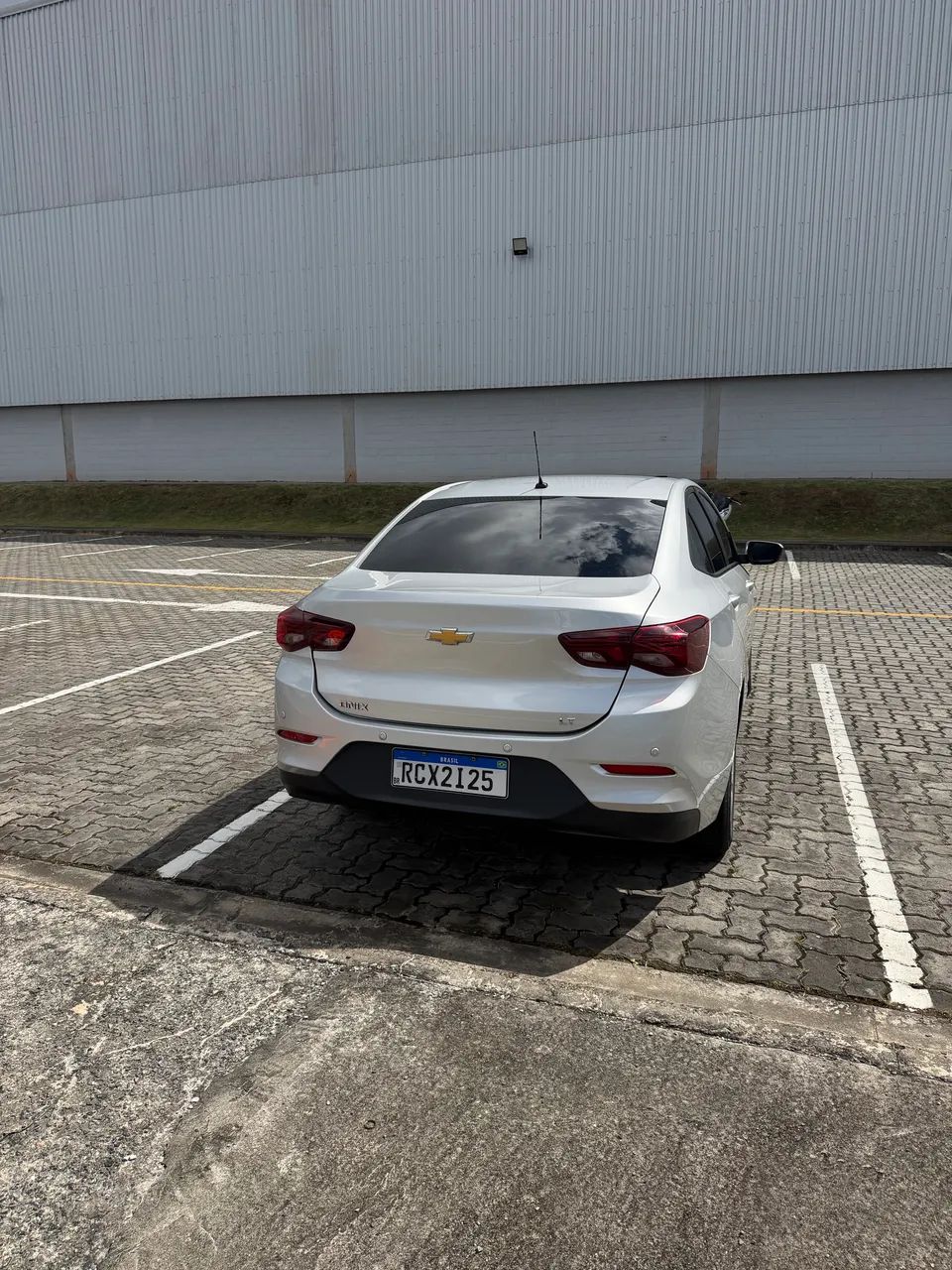 Chevrolet Onix ONIX SEDAN Plus LT 1.0 12V Flex 4p Mec. 2021