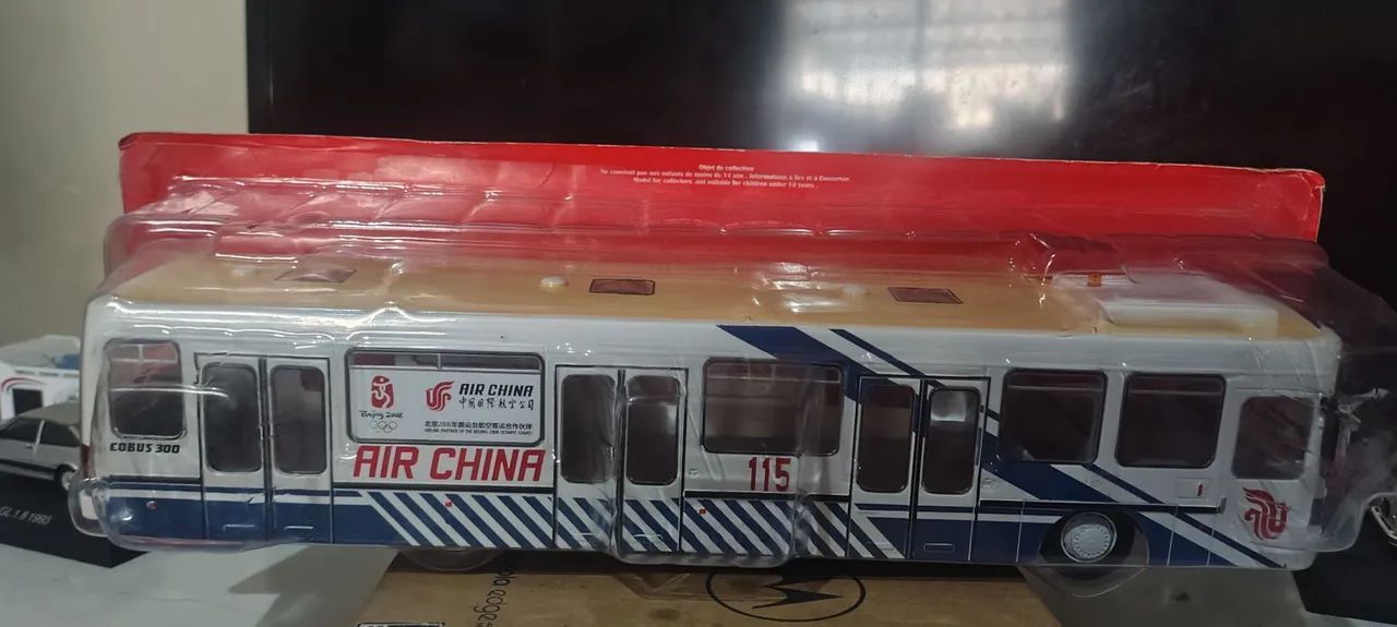 Miniaturas de ônibus escalas 1/43 - Foto 2