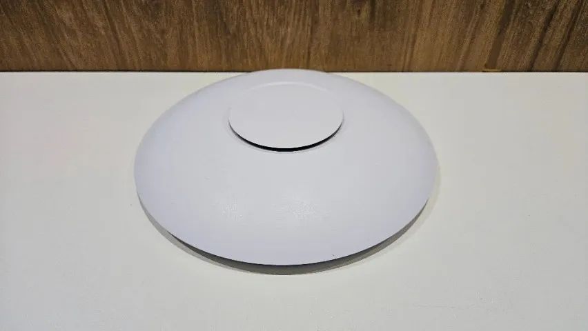 Access Point Wi-Fi Ubiquiti UniFi UAP-AC-PRO com PoE