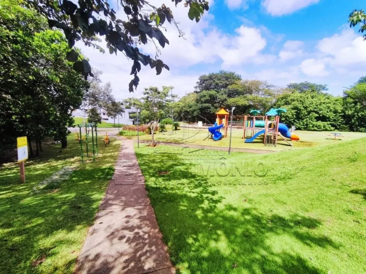 TERRENO COM 300M² - COLINAS DO SOL - Foto 2