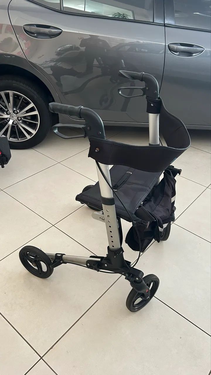 Andador de Alumínio Compacto 4 Rodas até 135 Kg D14 Dellamed - Foto 3