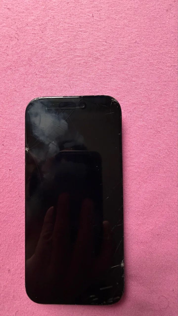iPhone 16 pró com tela e traseira trincada - Foto 2