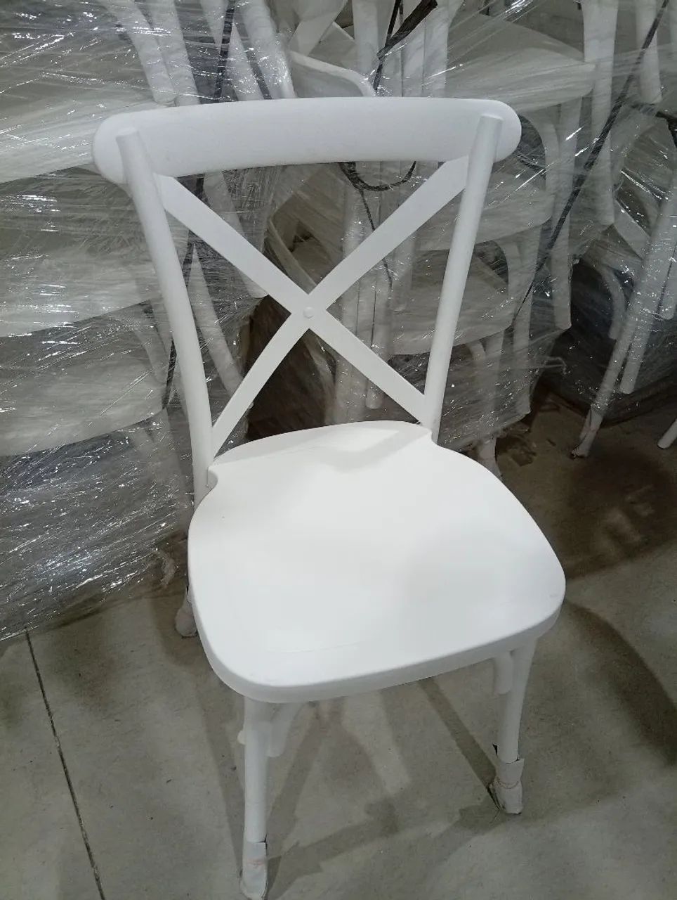 Cadeira branca  - Foto 5