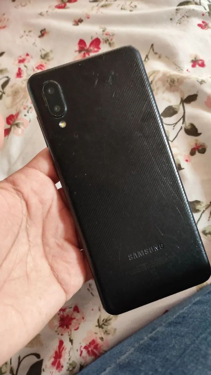 Celular A02 usado.