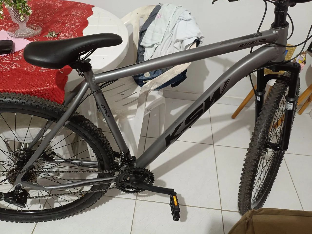 Vende se uma bicicleta quadro 21 aro 29 nunca usada nova - Foto 2