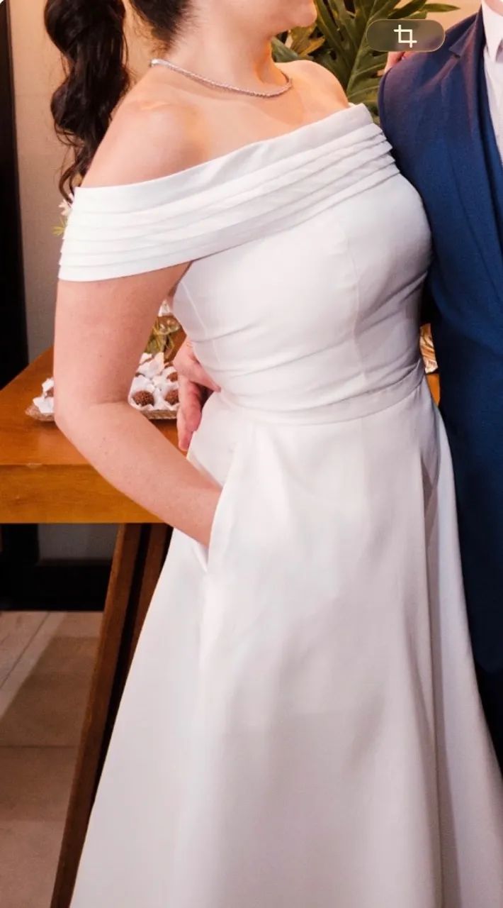 Vestido de Noiva em Zibeline. Elegante e Sofisticado - Foto 2