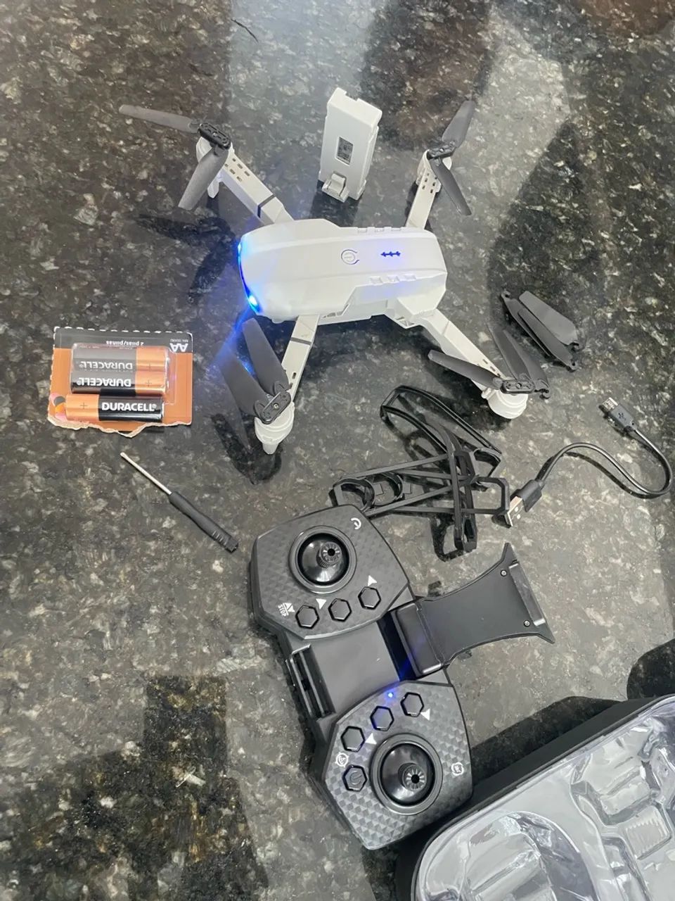 ? VENDO DRONE COM CONTROLE E ACESSÓRIOS! - Foto 5