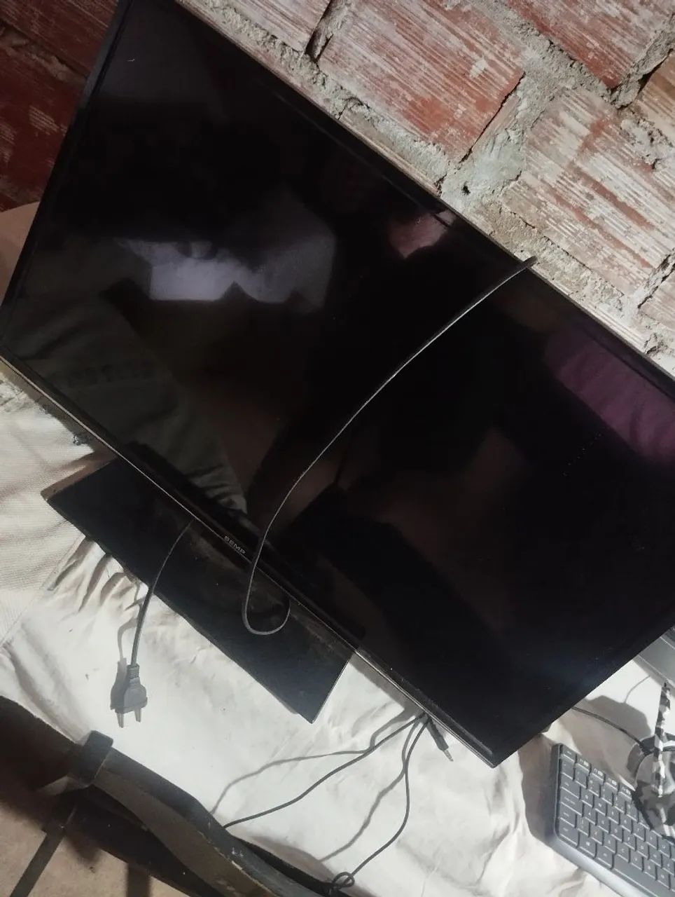 Vendo televisão 32 pegadas funcionando 