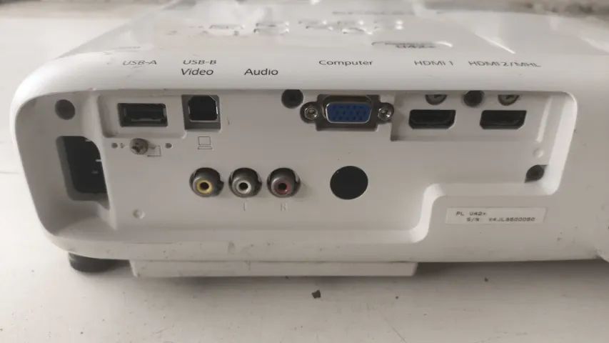 Projetor Epson PowerLite U42+ Full HD | Apenas 125h de uso! | Completo na Caixa - Foto 2