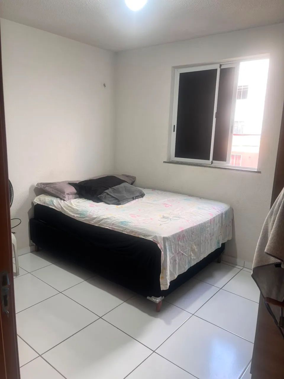 Passo chave da apartamento na cidade operária 