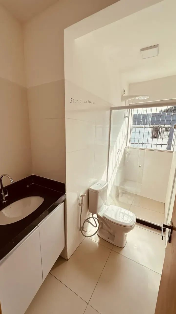 ALUGO APARTAMENTO 2 QUARTOS COM SUÍTE - Foto 5