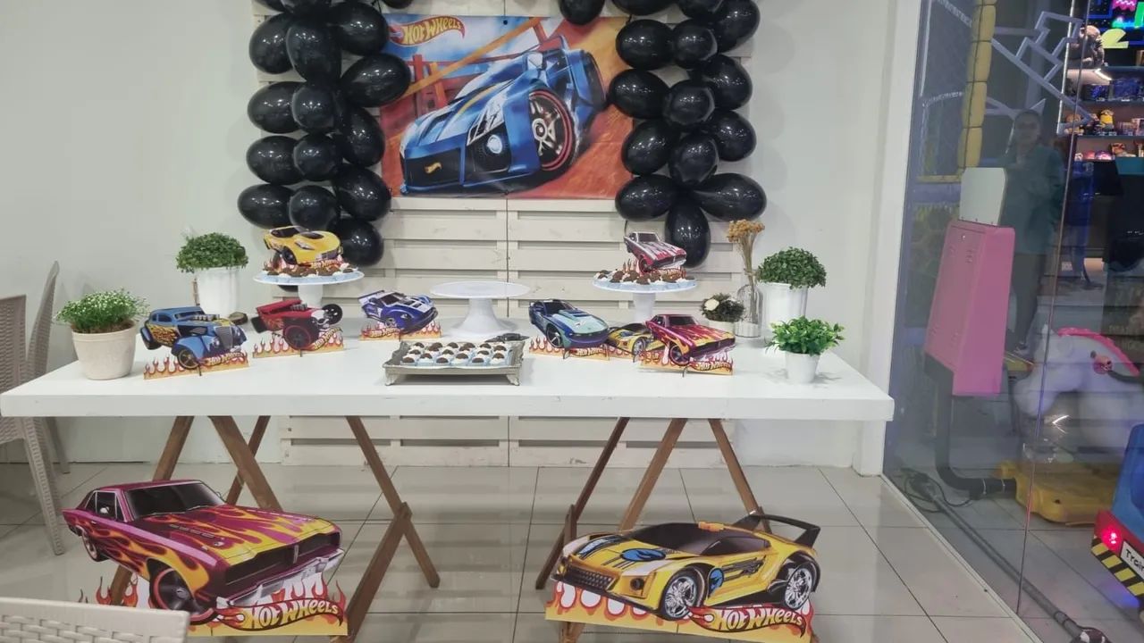Kit display hot Wheels para festa
