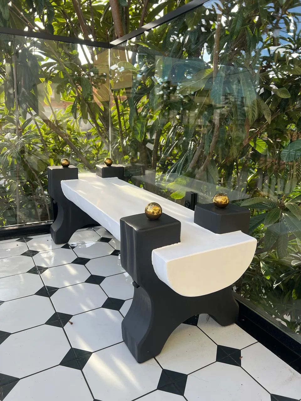 Banco clássico em madeira maciça LINDO com design  - Foto 3