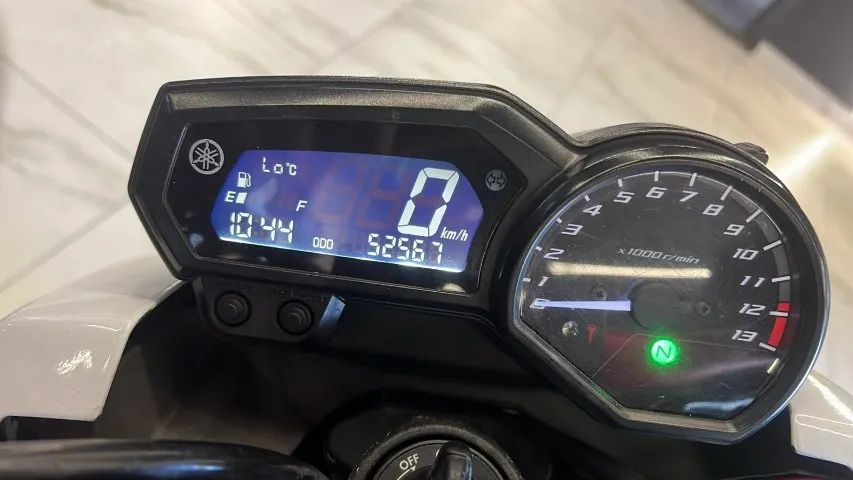 YAMAHA XJ6N 2015  - Foto 2