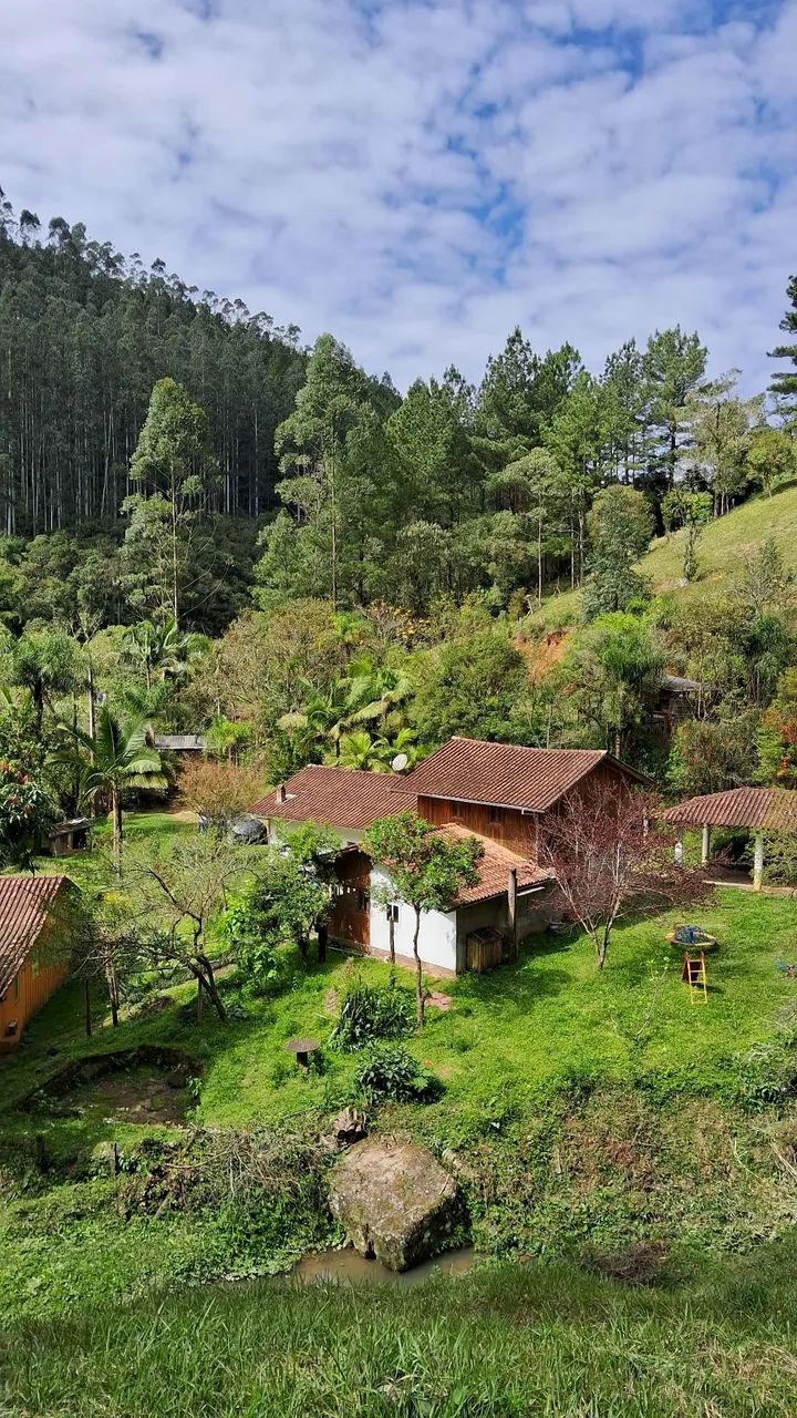 Sítio completo com cachoeira em Anitápolis-SC 