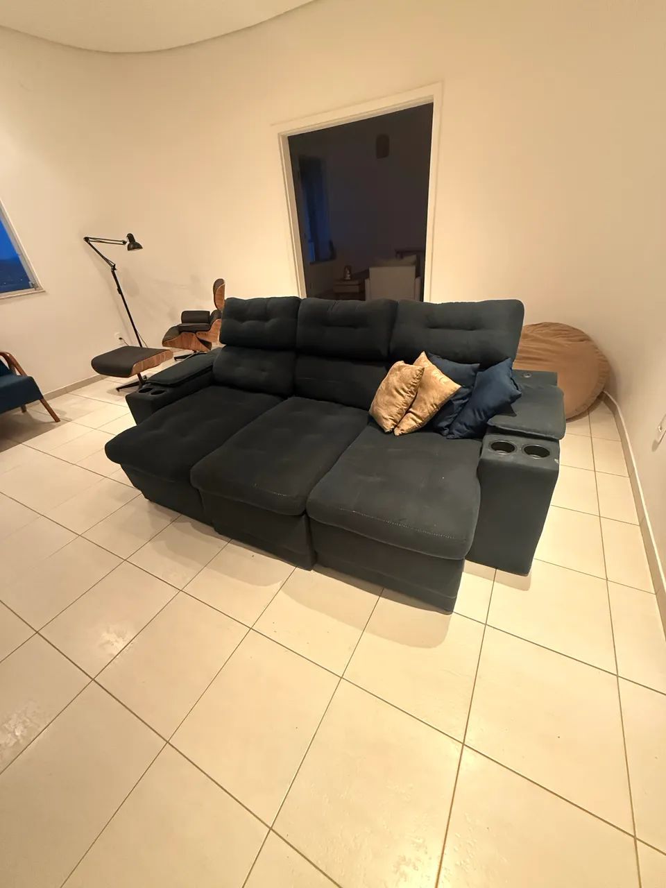 Sofá retrátil luxuoso 3 lugares  - Foto 3