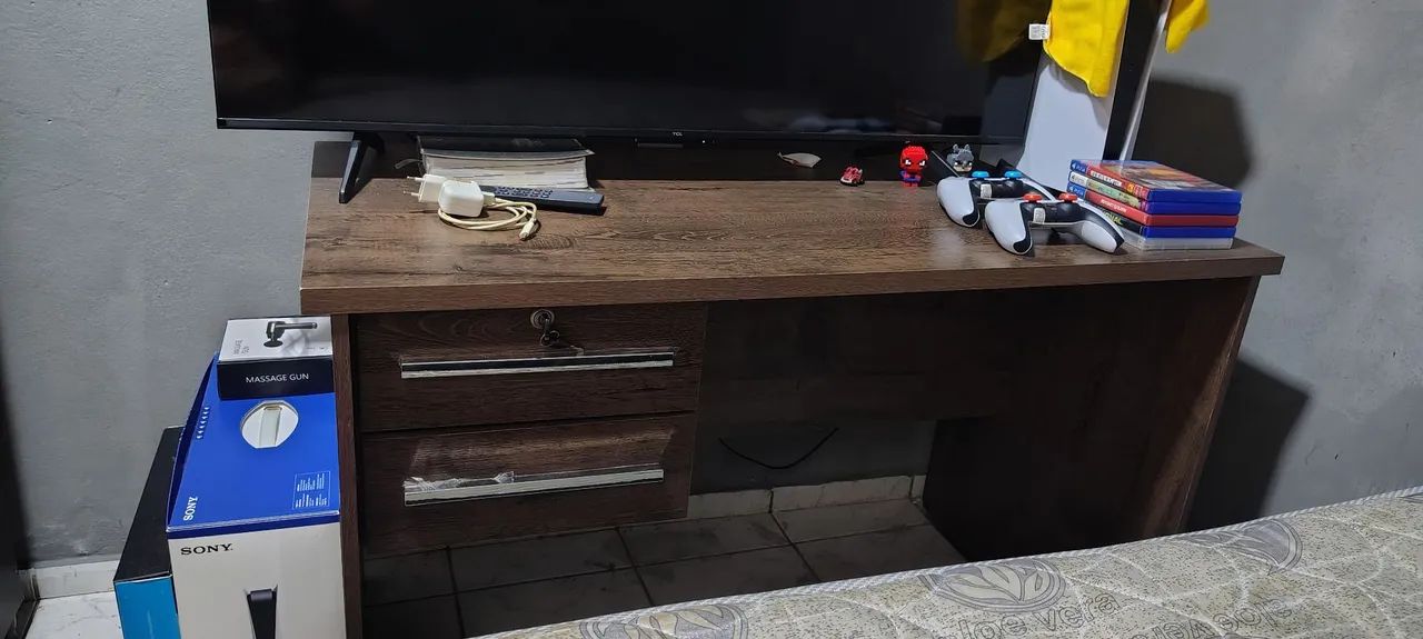 Escrivania com gavetas - Foto 2
