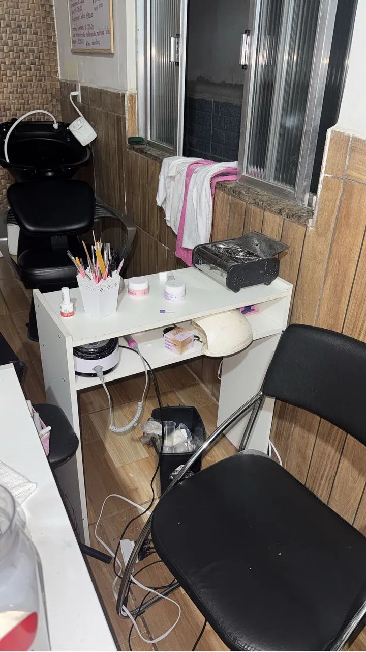 Vendo mesas de manicure