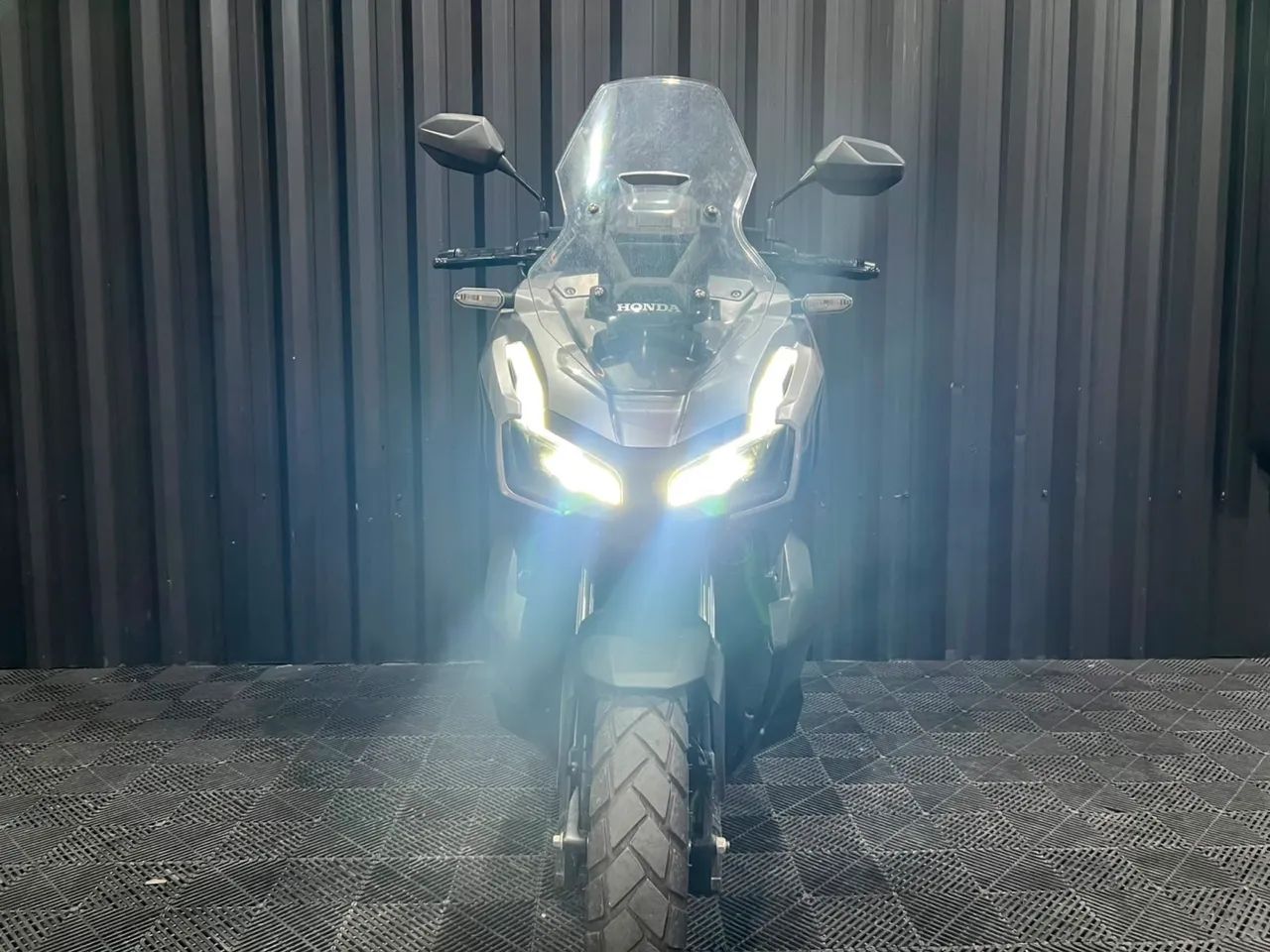ADV 2023 muito nova