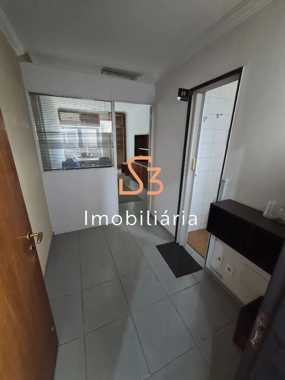 Sala Comercial para Locação no Centro de Uberlândia-MG: 1 Sala com 40m² - Imperdível!
