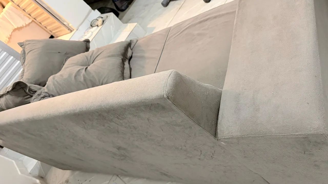 Sofá cinza 3 lugares  - Foto 4
