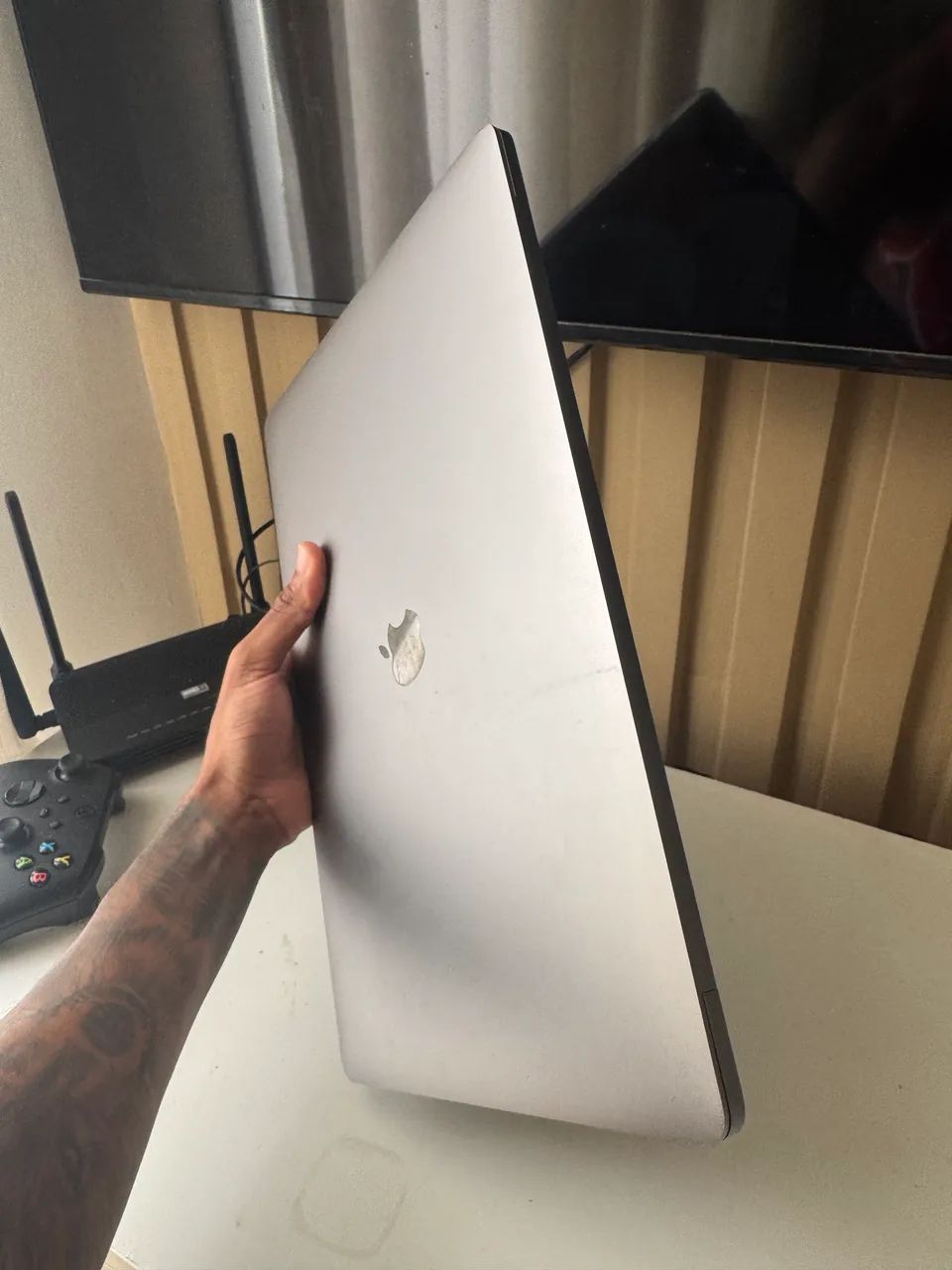 MacBook Pro 2019 512gb 16 Polegadas 16gbram PARA RETIRADA DE PEÇAS   - Foto 3