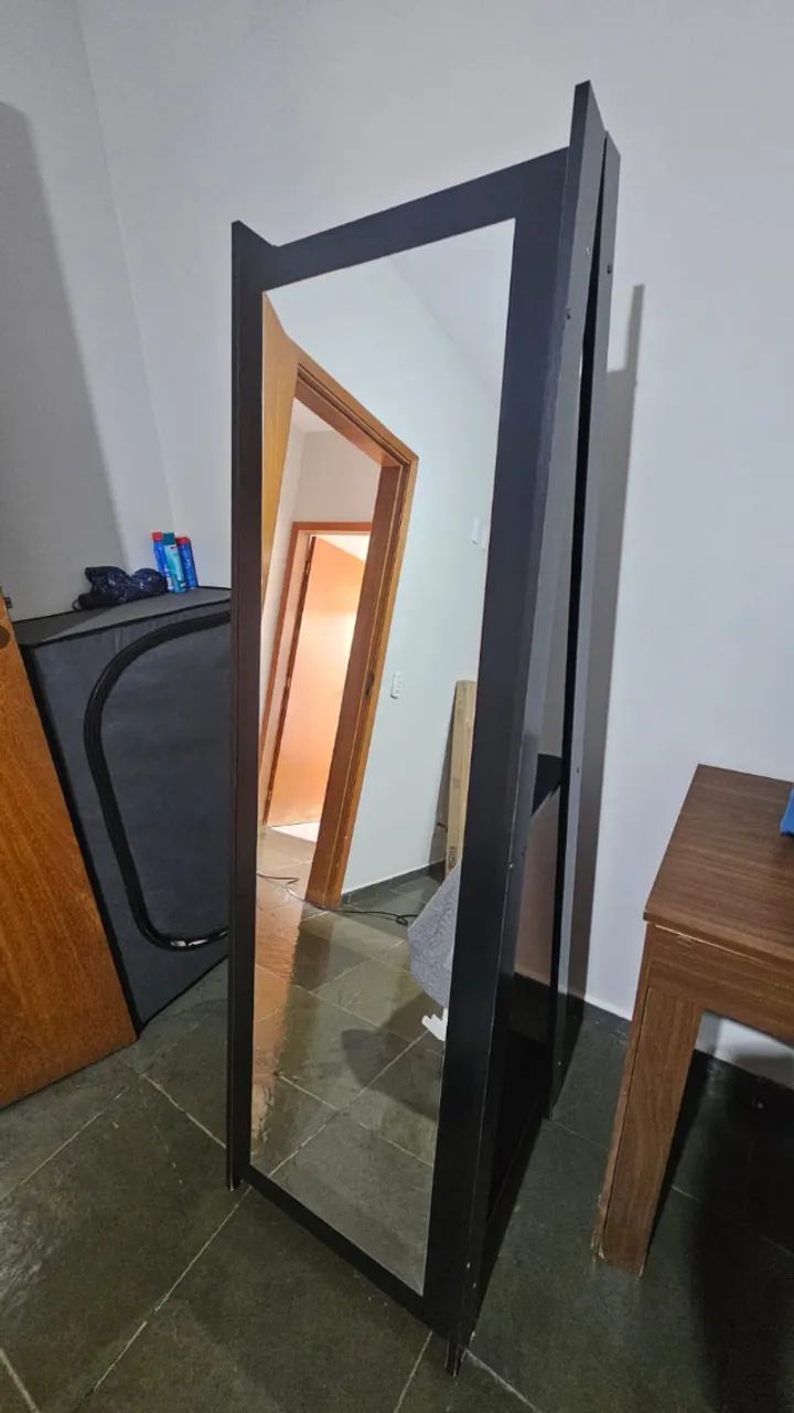 Espelho de chão com 2 prateleiras