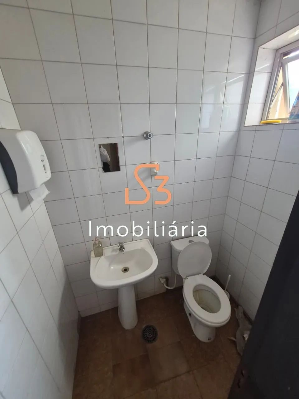 Sala Comercial para Locação no Centro de Uberlândia-MG: 1 Sala com 40m² - Imperdível! - Foto 3