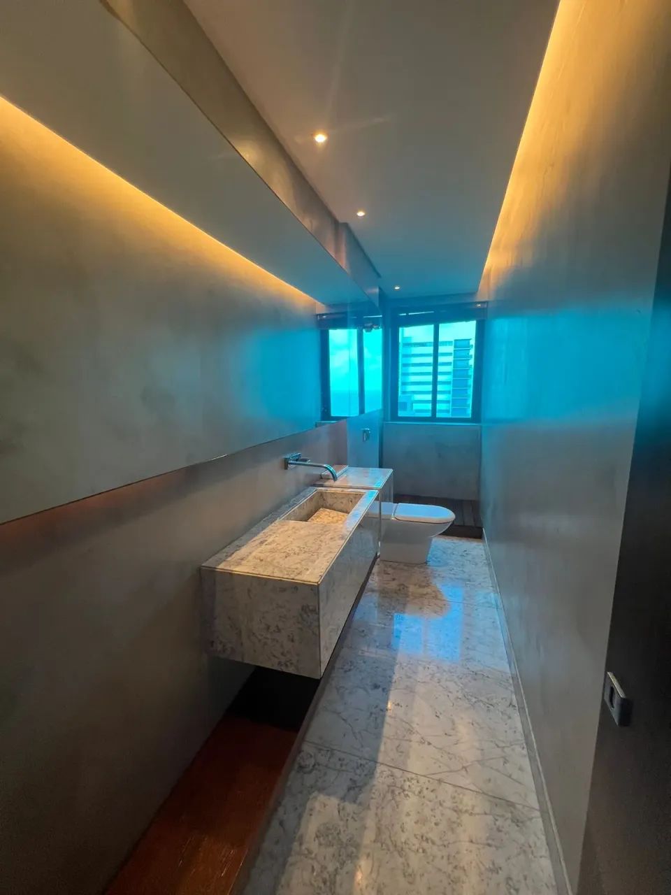 Cobertura, Avenida Boa viagem, toda reformada ,decorada 4 sts, 6 vgs, 1/por andar. - Foto 5