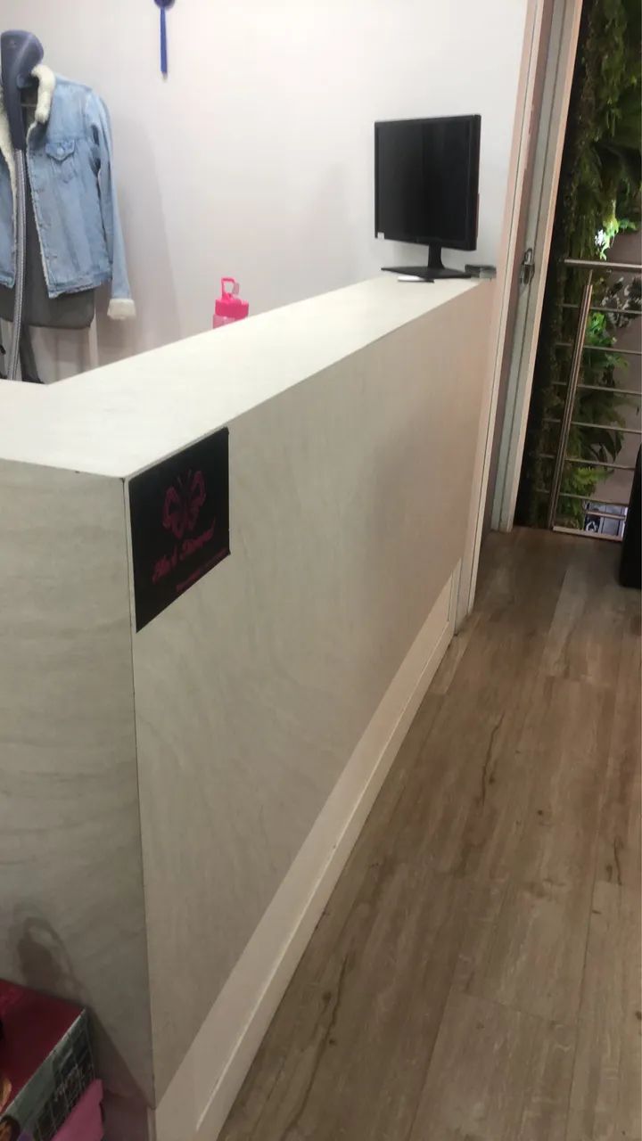 Balcão caixa em ótimo estado 