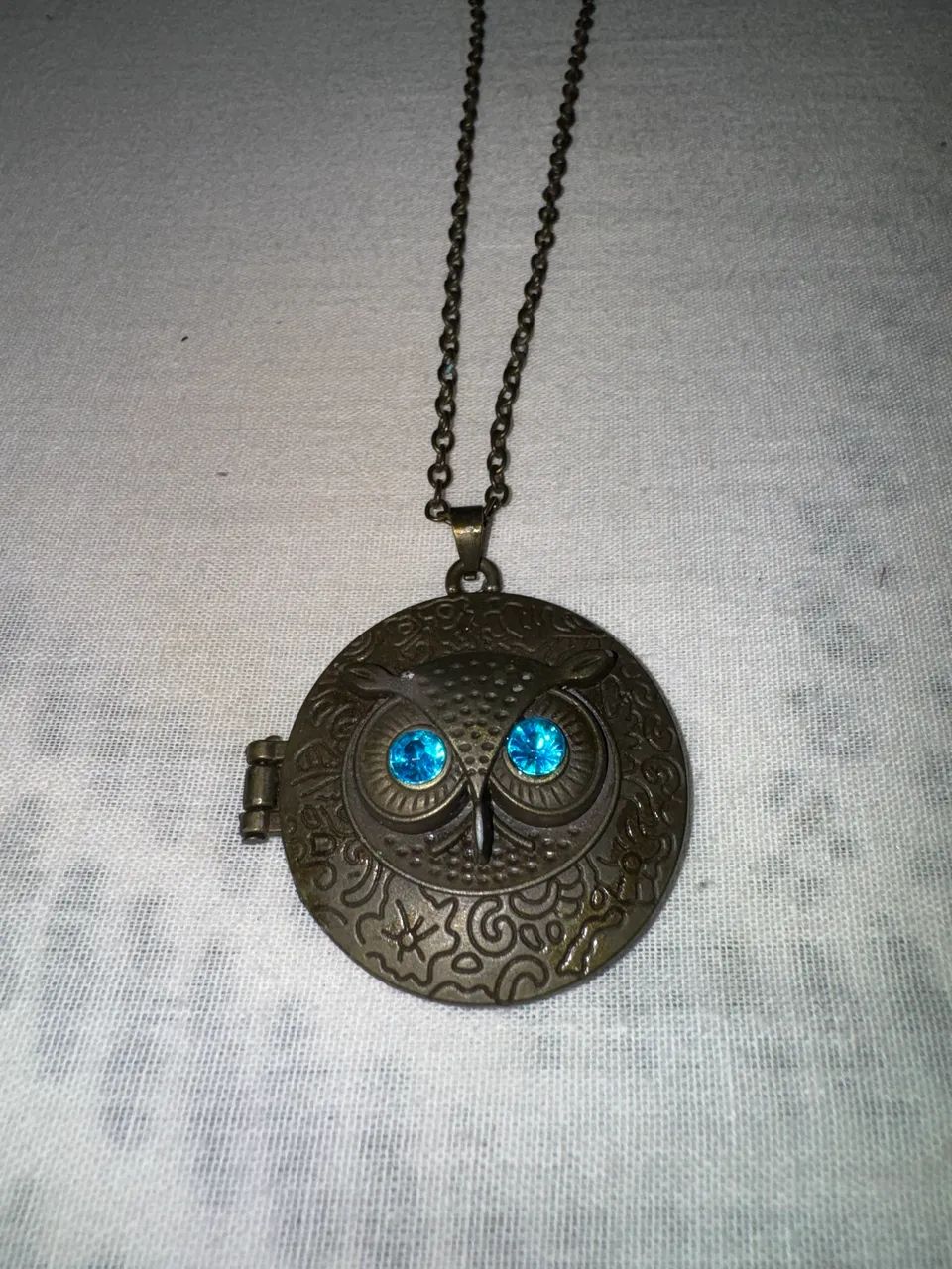 Colar Vintage/ antigo Relicário de Coruja  - Foto 3