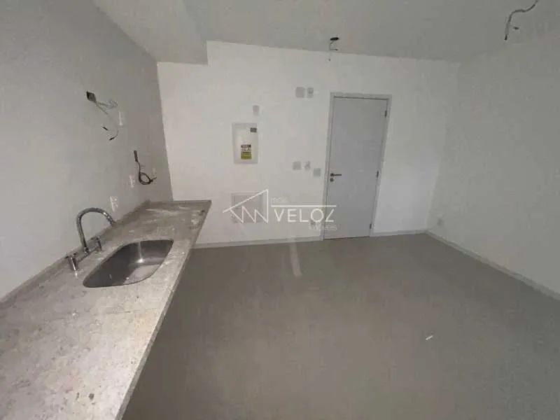 Studio : / Residencial / Gávea