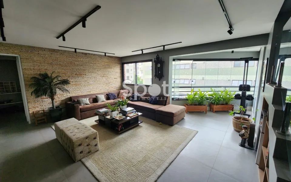 COBERTURA DUPLEX EM RUA NOBRE - REFORMA RECENTE!