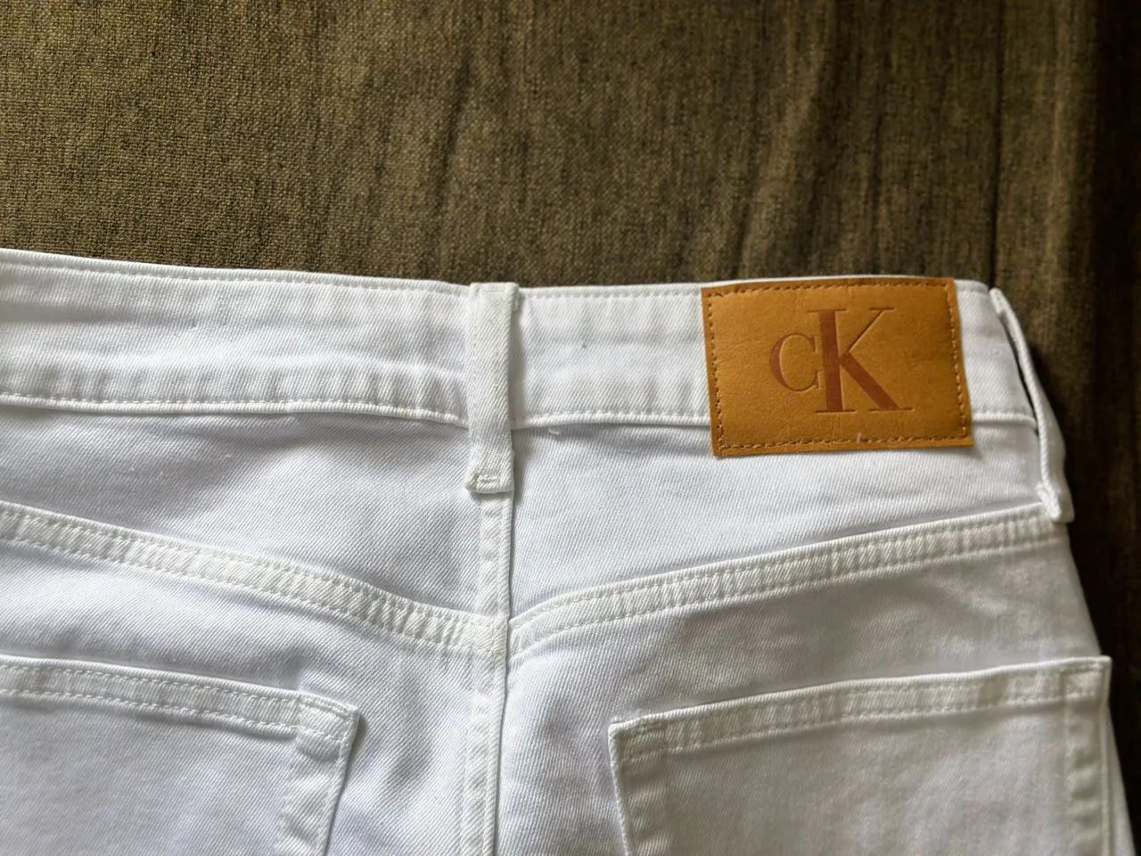 Vendo calça da Calvin Klein nova ! Original - Foto 4