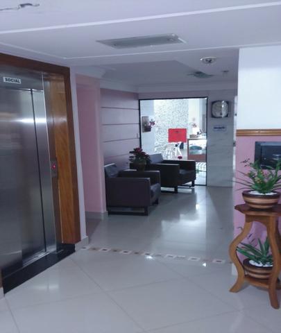 Apt 2 quartos com suite e 2 vagas garagem , no Prédio do shopping Praia Center - Foto 4