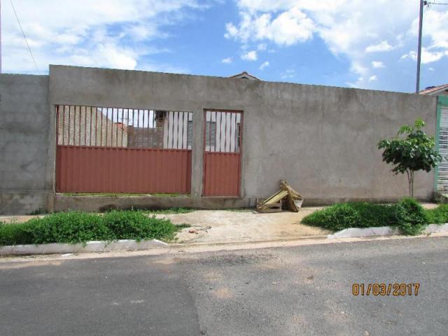 Casa no Res. Santa Terezinha