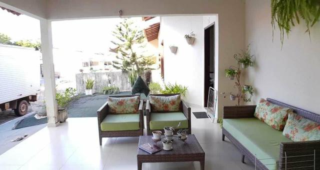 LF 38 -Casa de cond no Olho d'água com 05 quartos l207m²