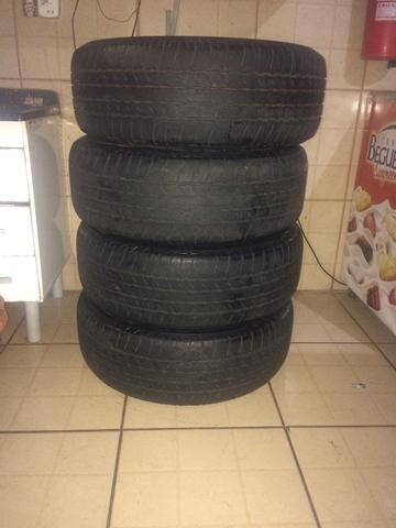Pneus semi novos Aro 18 divido no cartão