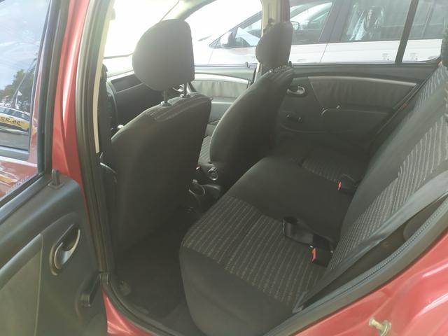 Renault Sandero 1.6 - Foto 9