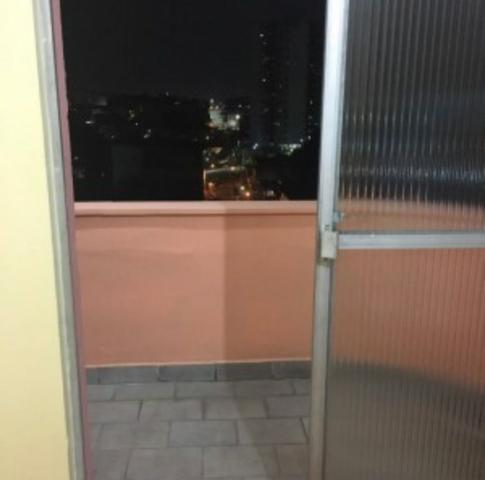 Aluga-se apto semi mobiliado no centro, 2 quartos - Foto 9