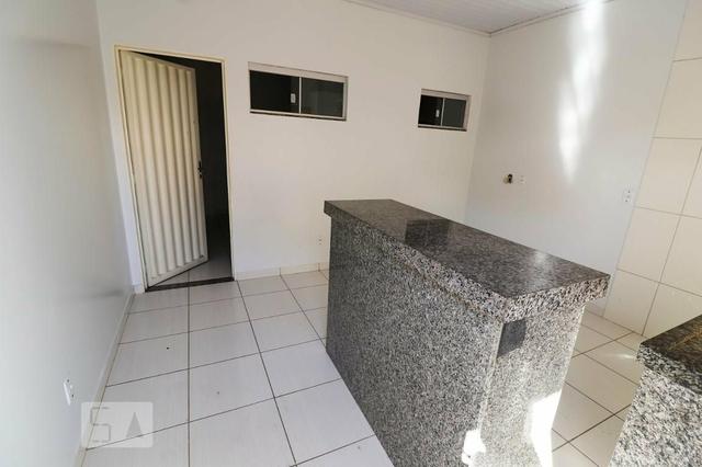 Kitnet Sudoeste 650,00 - Garagem coberta e interfone - Foto 3