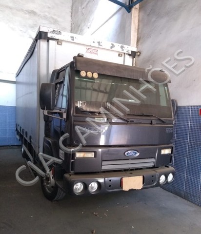 FORD CARGO 816 ANO 2013 C/ BAÚ SIDER 6,20 METROS