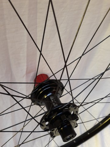 Roda ztr Crest notubes 26 2 meses de uso - Foto 5