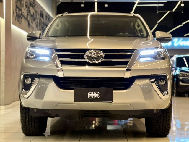 Toyota Hilux SW4 - 2019/2020 - Foto 2