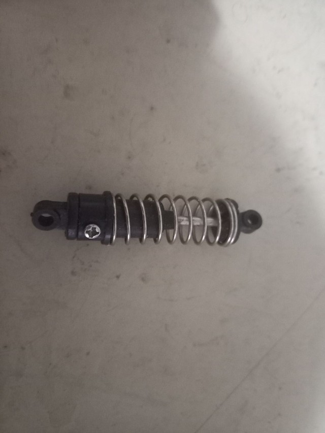 Postes e amortecedores automodelos Tamyia 