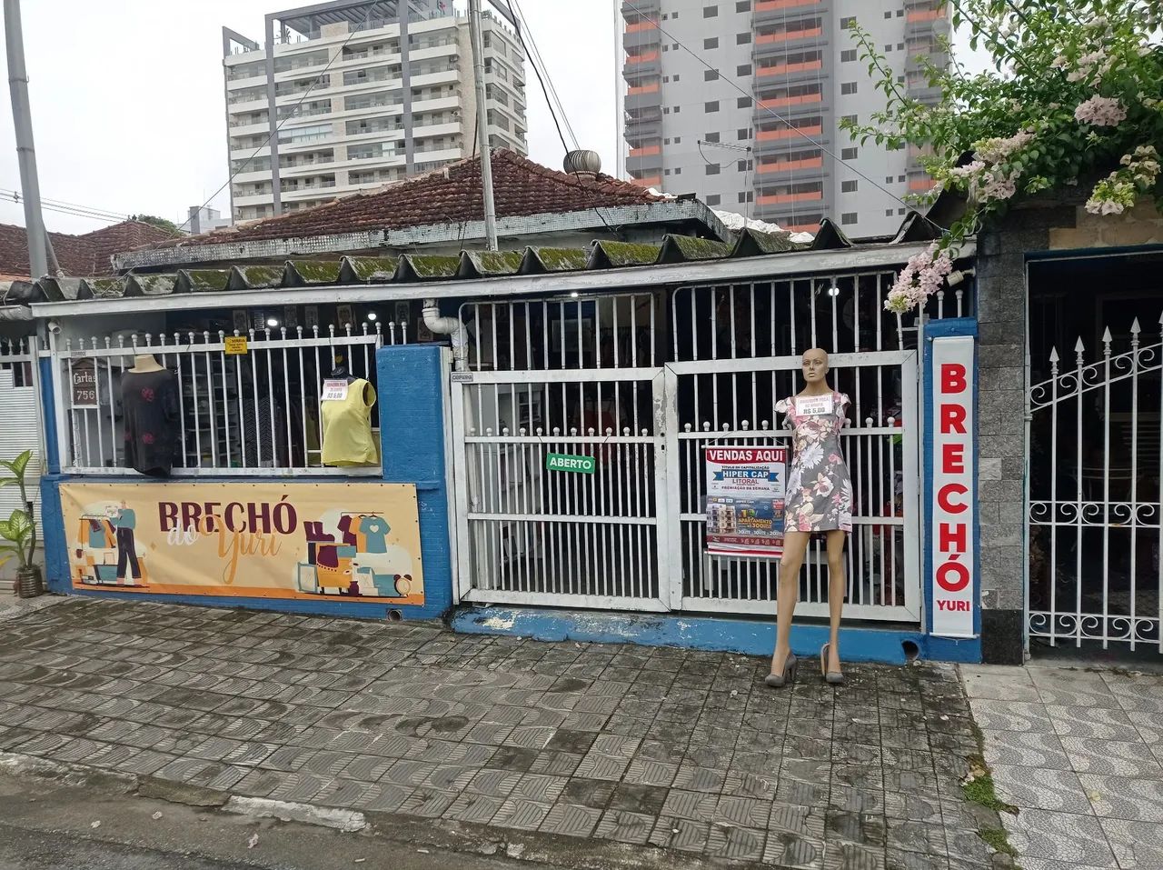 Qualquer peça de roupa 5 reais. Brechó do Yuri 