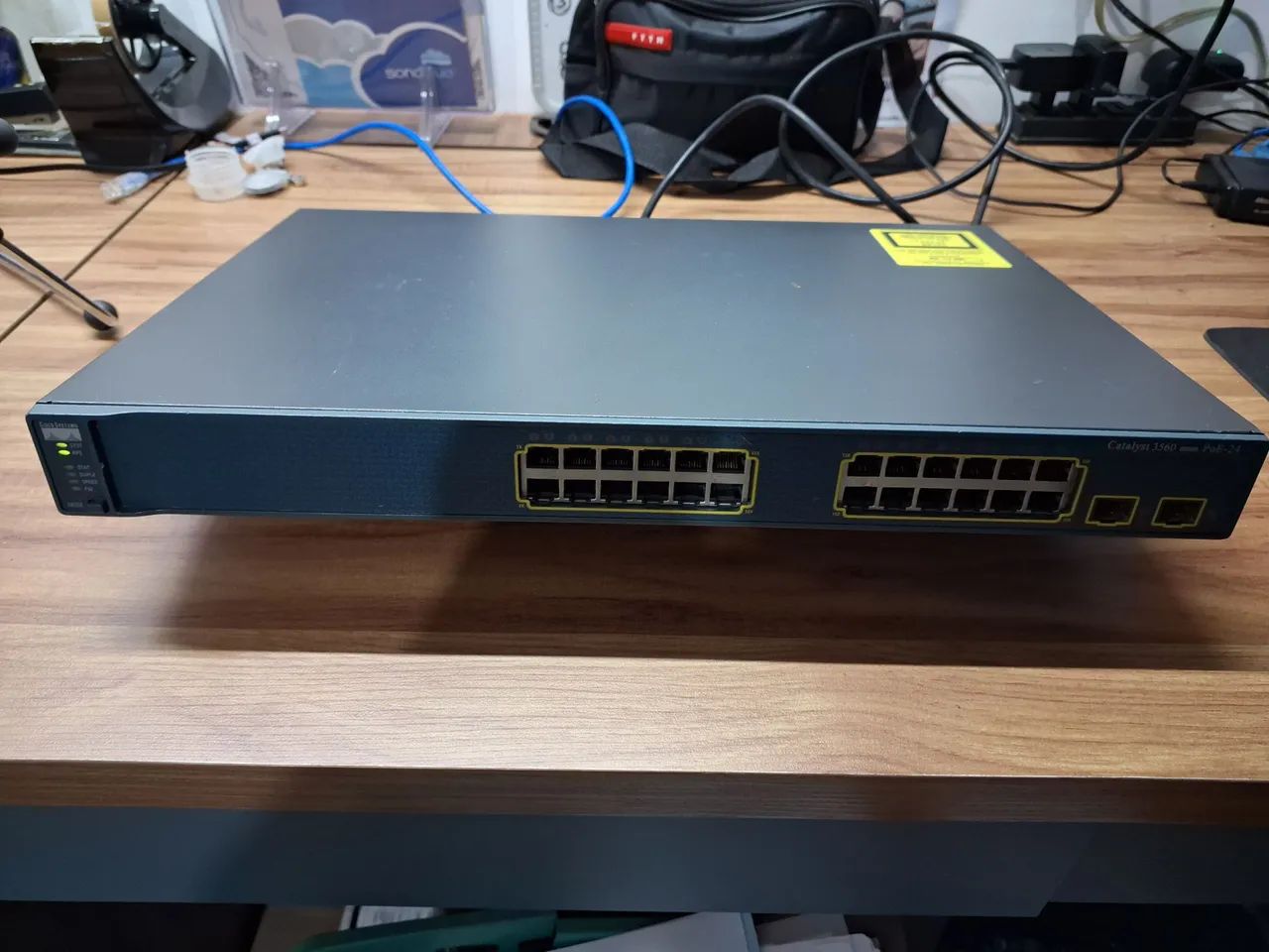 Switch de Rede Cisco Catalyst 3560 PoE 24 portas64842073776001124