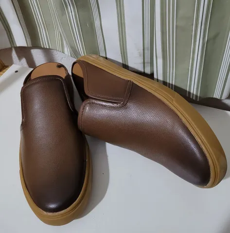 Tênis mule em couro 