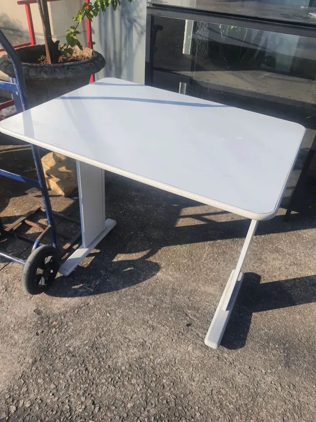 Mesa reta escrivaninha 80x60 - Usado