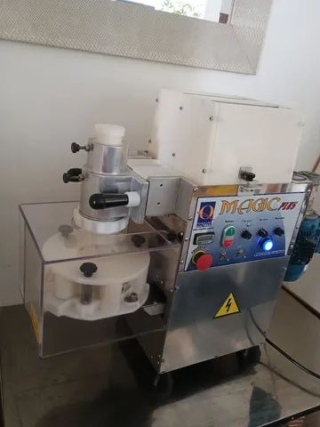 Equip. fábrica de Salgados: Modeladora + Masseira+ kit doce 220V